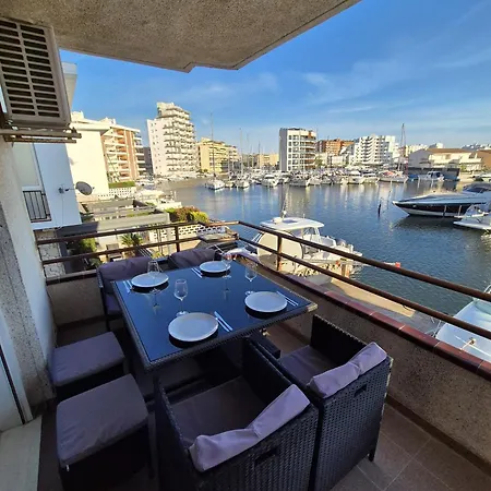 Maya Apartment *